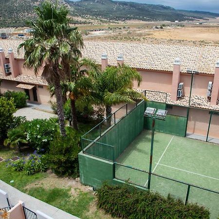 Akutuna - Casa Familiar Con Piscina , Garaje & Pista De Padel Захара де лос Атунес Екстериор снимка