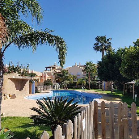Akutuna - Casa Familiar Con Piscina , Garaje & Pista De Padel Захара де лос Атунес Екстериор снимка