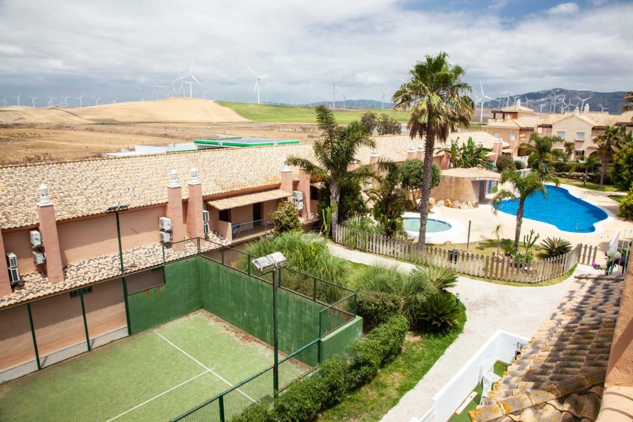 Akutuna - Casa Familiar Con Piscina , Garaje & Pista De Padel Захара де лос Атунес Екстериор снимка