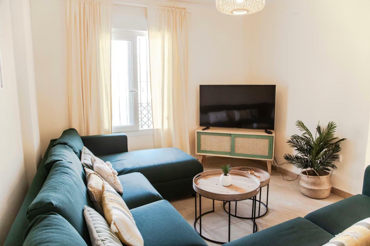 Akutuna - Casa Familiar Con Piscina , Garaje & Pista De Padel Захара де лос Атунес Екстериор снимка